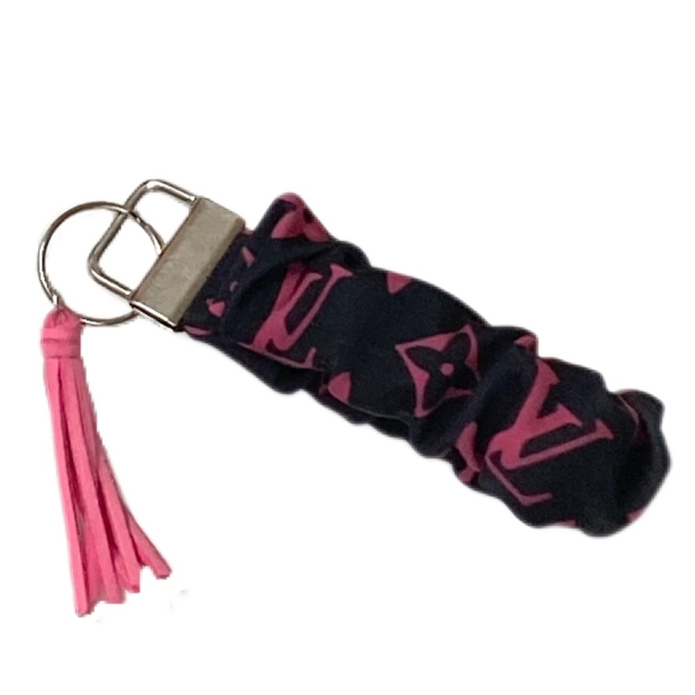 Scrunchie keyfob Keychain - Picture 2 of 2